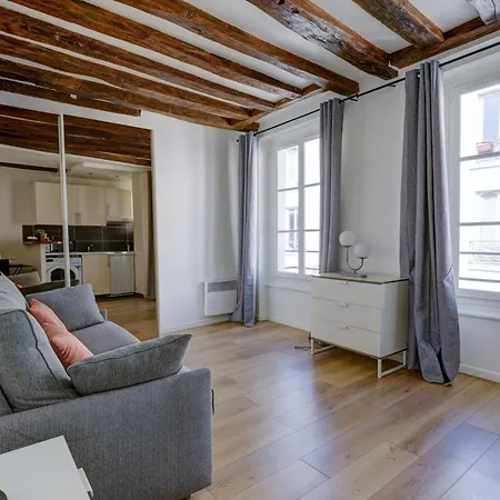 Steps By Le Marais Republique Apartment